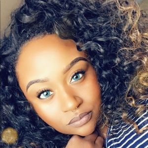 Meet your Posher, Ava